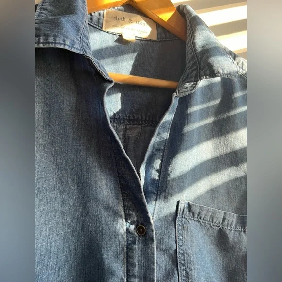 Cloth and Stone Anthropology Chambray Shirt Size Small - Picture 6 of 7